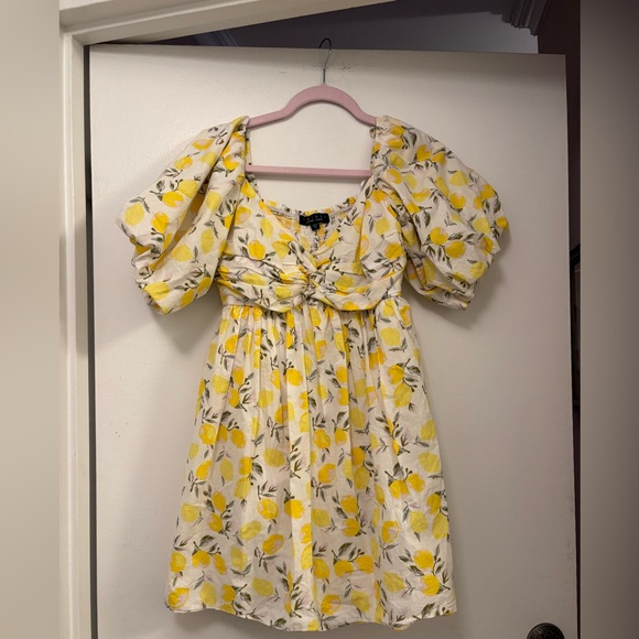 Trixxi Dresses & Skirts - Trixxi Lemon Print Puff Sleeve Mini Dress sweetheart neck puffed sleeves. XL